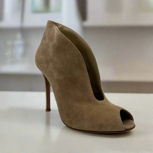 Gianvito Rossi Suede Vamp Peep Toe Heels Women's Size 8.5 US | 38.5 EU